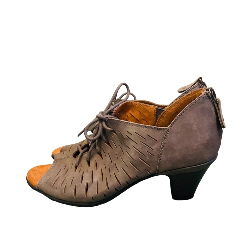 ROCKPORT COBB HILL Gray Perforated Peep Toe Lace Up Booties - Picture 2 of 7